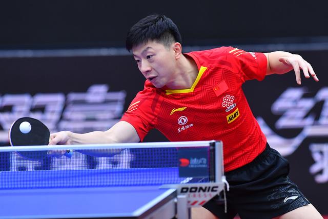 多位解说员 多位解说员