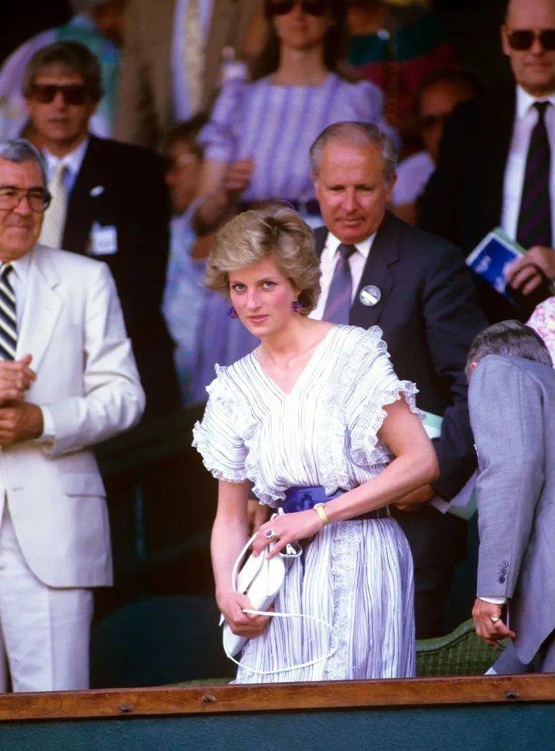 年人和儿童 年人和儿童